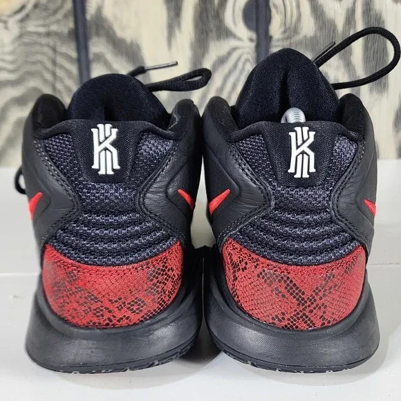 Nike Kyrie Infinity Bred Black Red Mens Size US9.5 Basketball Shoes CZ0204 004